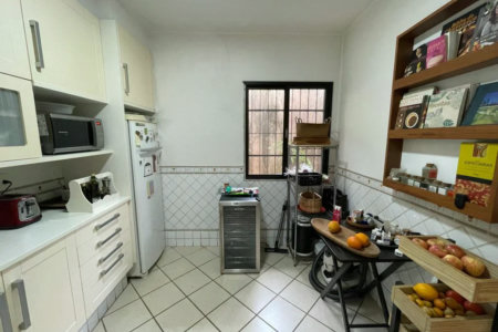 Casa à venda com 4 quartos, sendo 1 suíte,  em Vila Morumbi, São Paulo, SP
