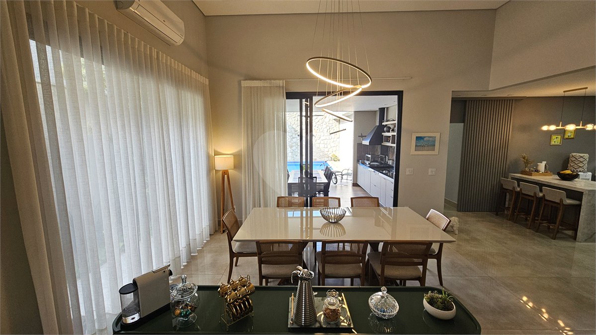 Casa à venda com 4 suítes no condomínio Residencial Helvetia Park, Indaiatuba - SP