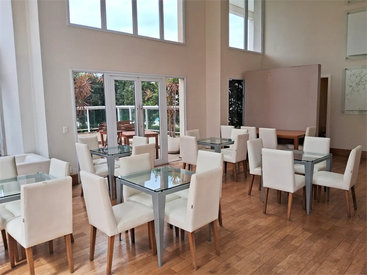 Apartamento à venda com 3 suítes em Paraíso do Morumbi, São Paulo, SP