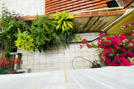 Sobrado à venda com 4 quartos, sendo 1 suíte, em Vila Gilda, Santo André, SP