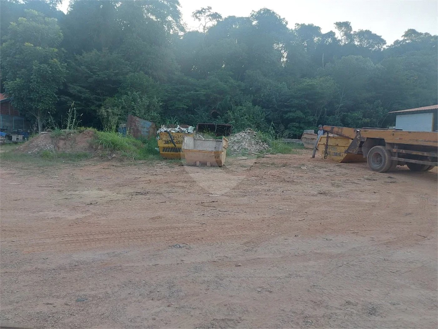Locação de barracões para Armazenamento" área total de 6000mts - Bairro Abadia - Louveira SP