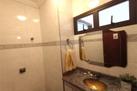 Sobrado à venda com 4 quartos, sendo 1 suíte, em Vila Macedópolis, São Paulo, SP