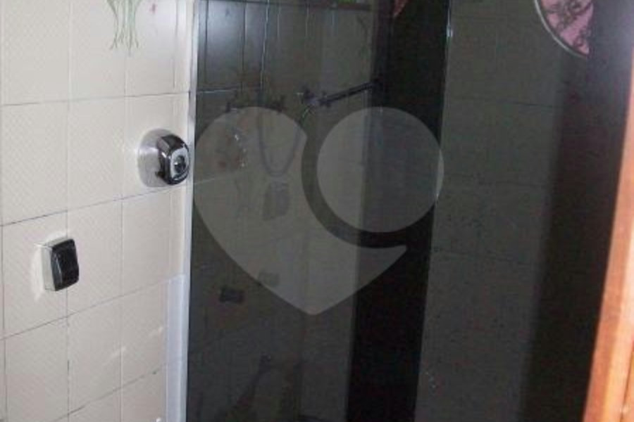 Sobrado à venda com 3 suítes em Carandiru, São Paulo, SP