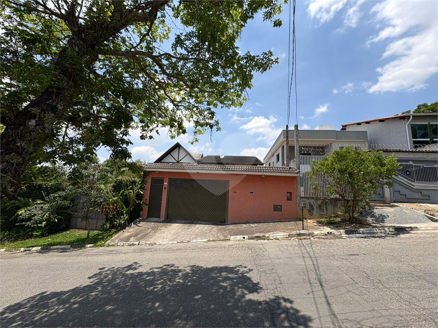 Casa Térrea à venda com 3 quartos, sendo 1 suíte,  em Vila Áurea, Poá, SP