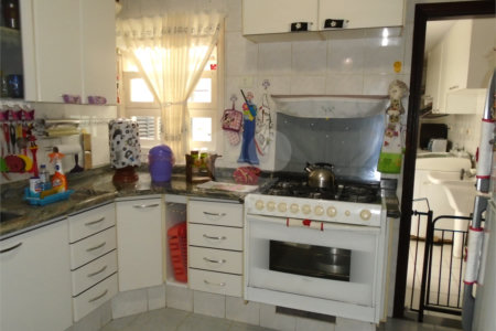 Sobrado à venda com 3 quartos, sendo 1 suíte,  em Santo Amaro, São Paulo, SP