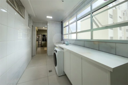Apartamento com 205 metros no Campo Belo