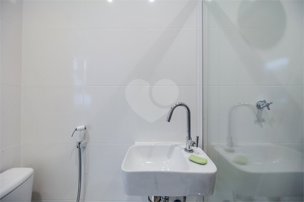 Apartamento à venda com 2 quartos e 3o reversível, no Baixo Jardins