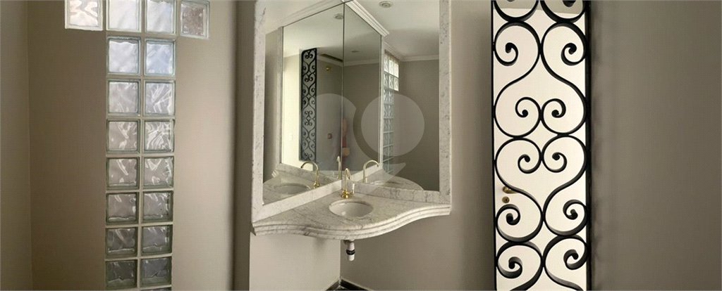SALA COMERCIAL, ESPAÇO LIVRE DE 59m2, NA ÁREA NOBRE DA BELA VISTA.