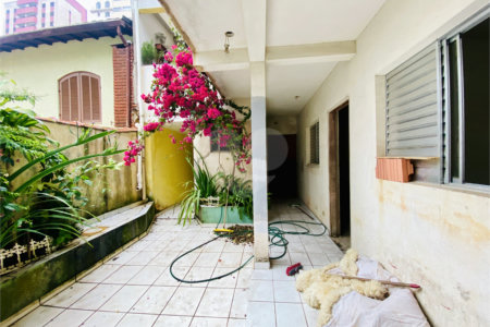 Sobrado à venda com 4 quartos, sendo 1 suíte, em Vila Gilda, Santo André, SP