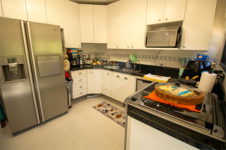 Casa à venda com 4 suítes no condomínio Sítio Primavera, São Roque - SP