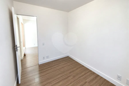Apartamento de 44 m² com 2 dormitórios, varanda integrada e 1 vaga na Vila Guarani