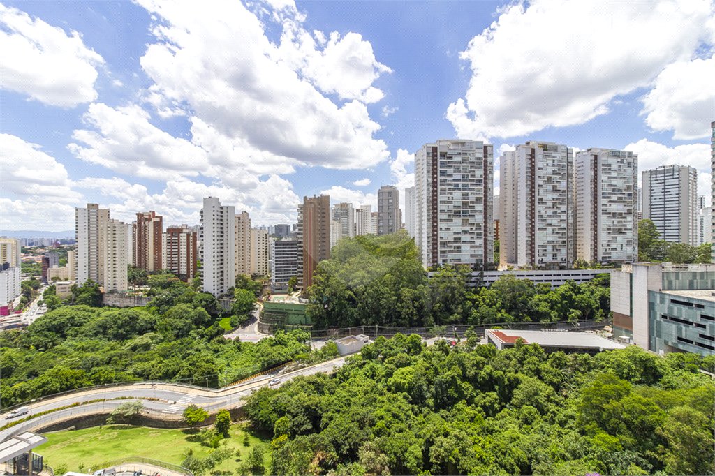 Apartamento à venda com 3 quartos, sendo 1 suíte,  em Jardim Vazani, São Paulo, SP