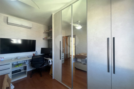 Sobrado à venda com 3 quartos em Vila Gustavo, São Paulo, SP