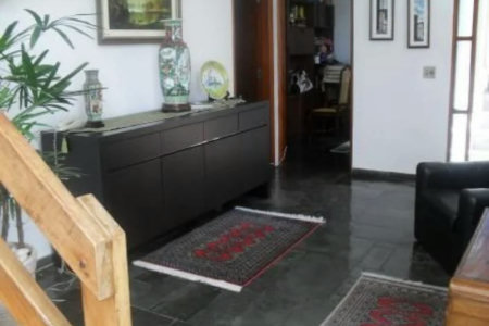 Sobrado à venda com 3 suítes em Jardim Leonor, São Paulo, SP