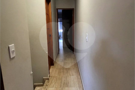 Sobrado à venda com 3 quartos, sendo 1 suíte, em Vila Nivi, São Paulo, SP