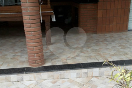 Chácara à venda com 3 quartos, sendo 1 suíte,  em Conjunto Habitacional Brás Cubas, Mogi das Cruzes, SP