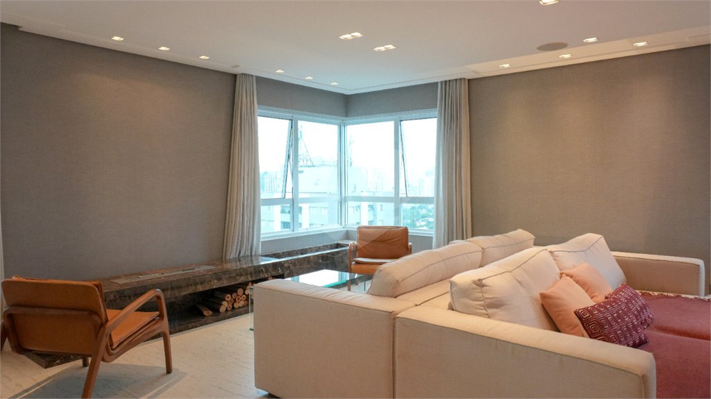 Apartamento à venda com 3 suítes em Brooklin, São Paulo, SP