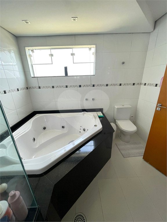 Casa à venda com 4 suítes no condomínio Aruã Lagos, Mogi das Cruzes - SP