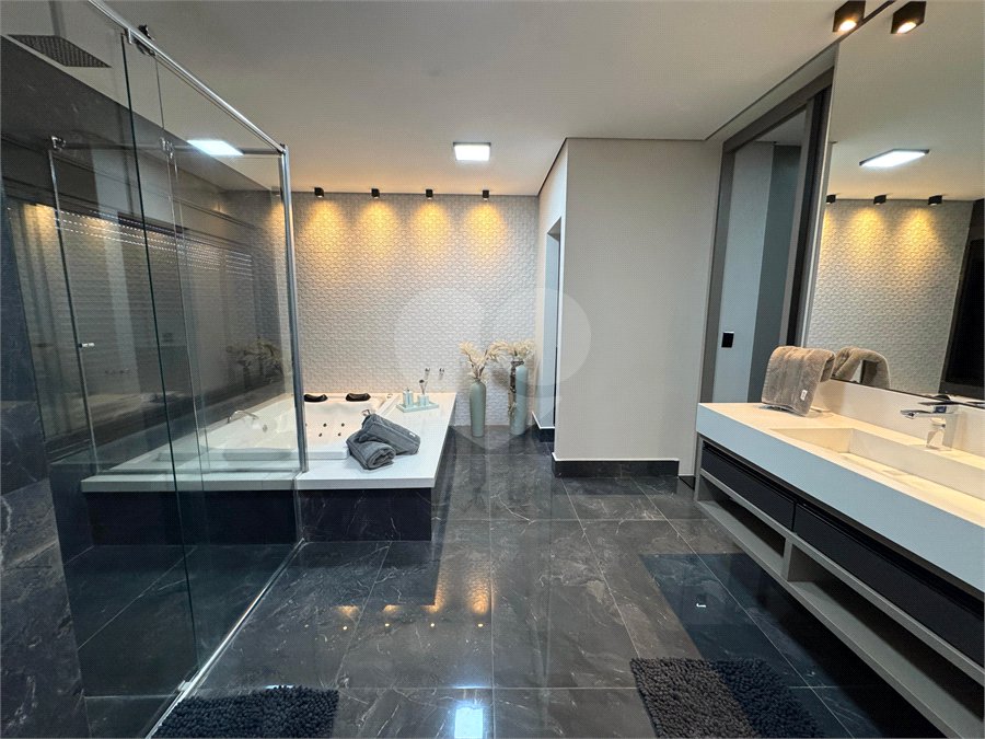 Casa à venda ou para alugar com 4 suítes no condomínio Campo de Toscana, Vinhedo - SP