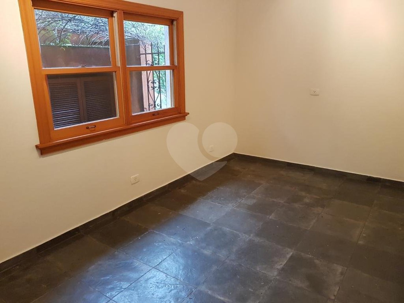 Casa à venda com 4 suítes no condomínio Jardim das Azaléias, São Paulo - SP