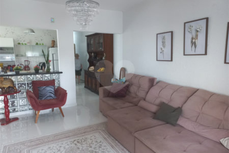Casa Térrea à venda com 3 quartos, sendo 1 suíte,  em Vila Oliveira, Mogi das Cruzes, SP