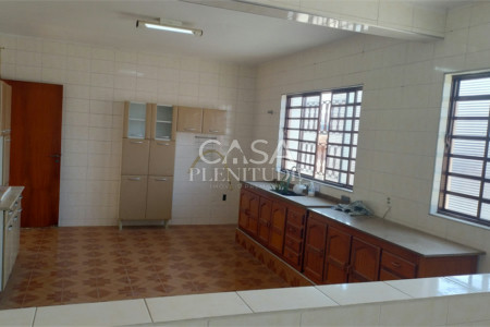 Casa à venda com 4 quartos, sendo 1 suíte, em Jardim Itanguá, Sorocaba, SP