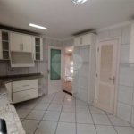 Casa para alugar com 3 quartos, sendo 1 suíte, no condomínio Recanto dos Paturis, Vinhedo - SP