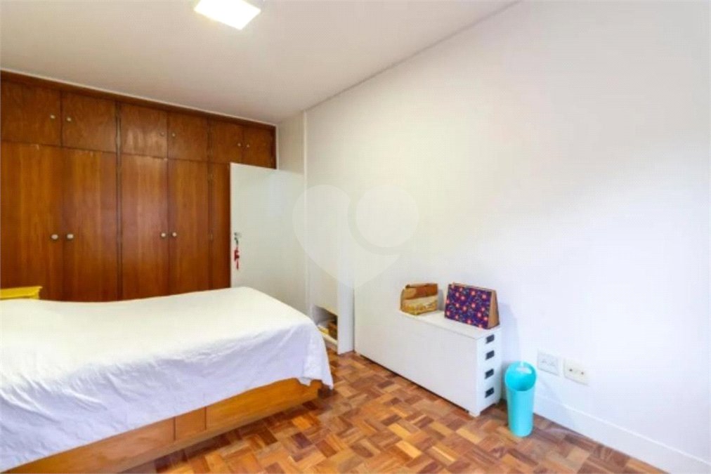 Sobrado à venda com 4 quartos, sendo 2 suítes, em Jardim das Bandeiras, São Paulo, SP