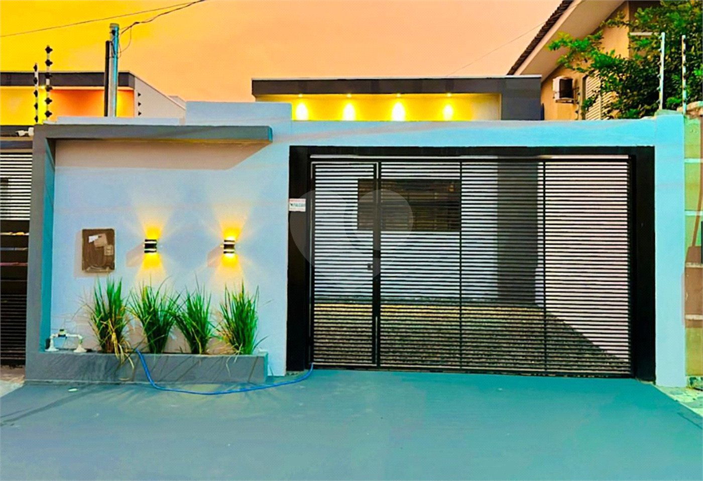 Casa Térrea à venda com 3 quartos, sendo 1 suíte, em Jardim Califórnia, Cuiabá, MT