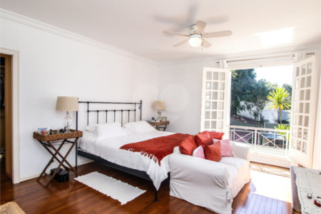 Casa à venda com 5 quartos, sendo 4 suítes, no condomínio Bounganville, São Paulo - SP