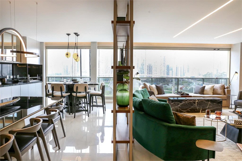 Apartamento à venda com 4 suítes em Real Parque, São Paulo, SP
