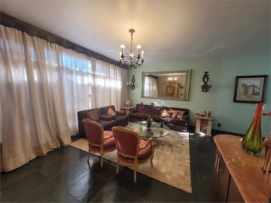 Sobrado à venda com 3 quartos, sendo 1 suíte, em Vila Hamburguesa, São Paulo, SP