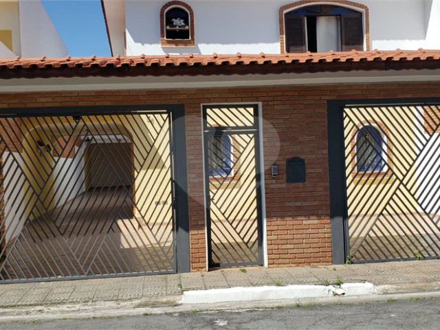 Sobrado à venda com 3 quartos, sendo 1 suíte,  em Tremembé, São Paulo, SP
