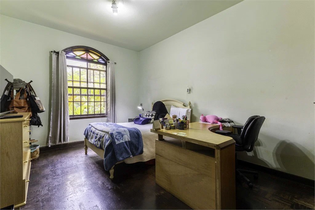 Casa à venda com 4 quartos, sendo 2 suítes, em Jardim Leonor, São Paulo, SP