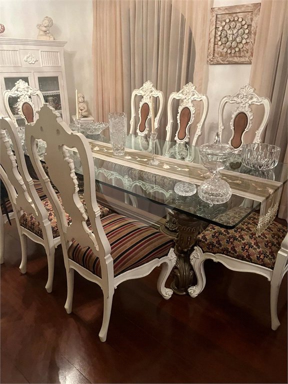 Sobrado à venda com 4 quartos, sendo 1 suíte,  em Jardim Leonor Mendes de Barros, São Paulo, SP