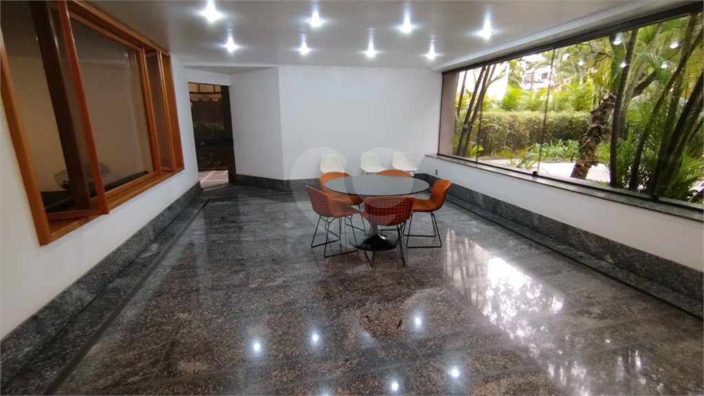 Duplex para alugar com 3 suítes em Real Parque, São Paulo, SP
