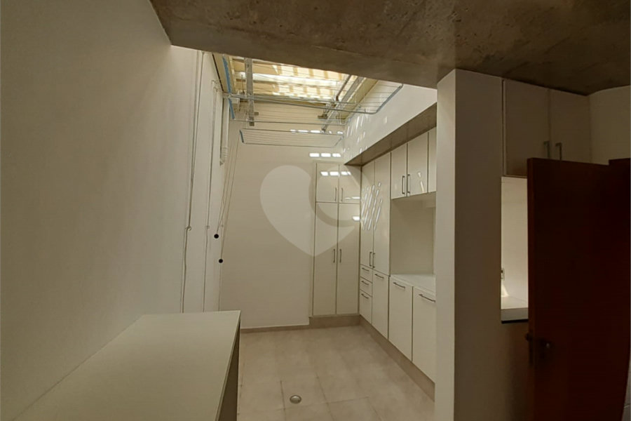 Sobrado à venda com 4 quartos, sendo 2 suítes,  em Tremembé, São Paulo, SP