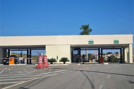 Casa à venda com 3 quartos, sendo 1 suíte, no condomínio Horto Florestal Villagio, Sorocaba - SP