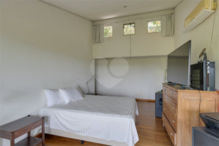 Casa à venda com 3 quartos, sendo 1 suíte, em Guarapiranga, São Paulo, SP