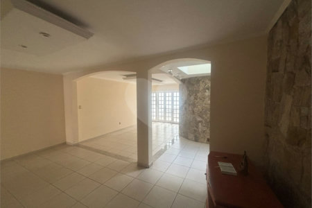 Casa à venda com 3 quartos, sendo 1 suíte, em Vila Boaventura, Jundiaí, SP