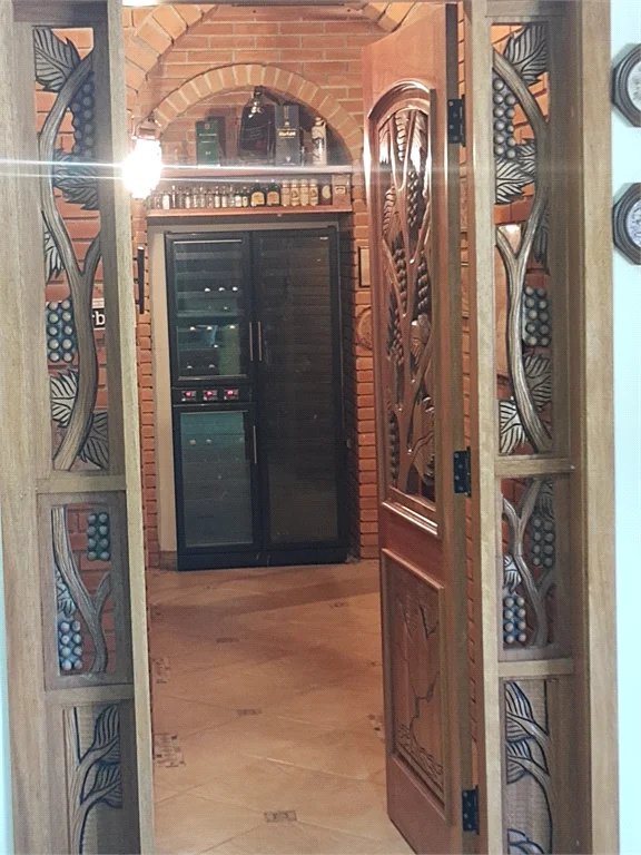 Casa à venda com 5 suítes em Jardim Leonor, São Paulo, SP