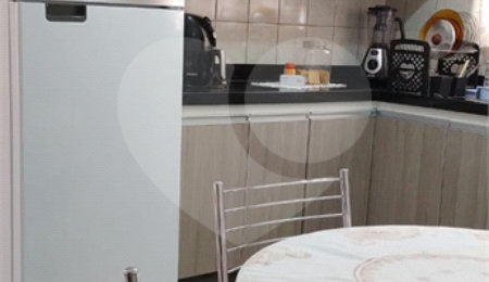 Sobrado à venda com 2 quartos em Granja Carolina, Cotia, SP