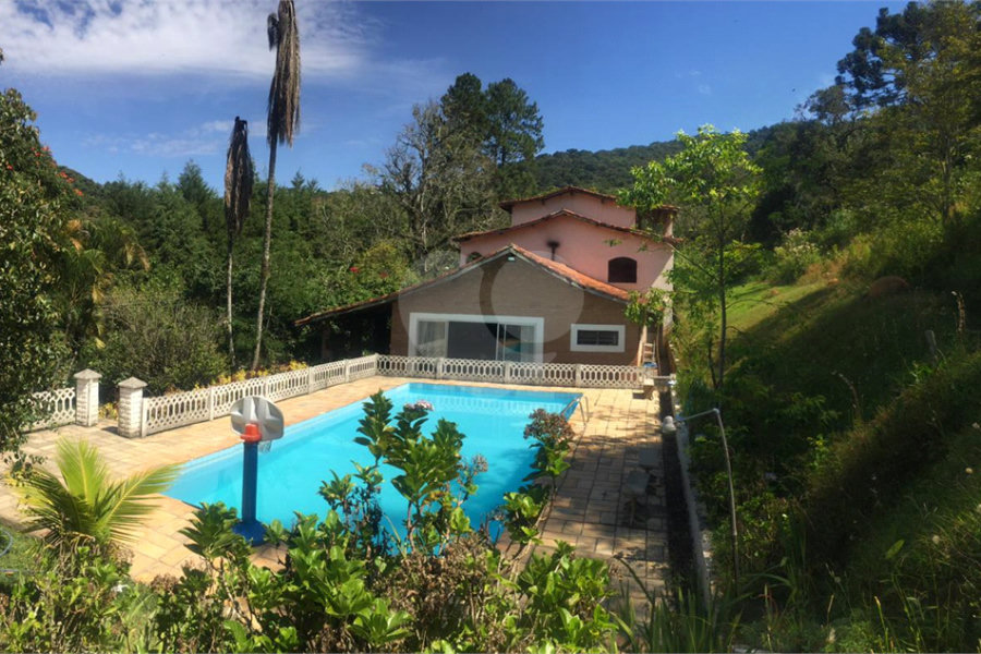 Sítio à venda com 9 quartos, sendo 4 suítes, em Remédios, Mairiporã, SP