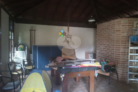 Chácara à venda com 7 quartos, sendo 3 suítes, em Saboó, São Roque, SP