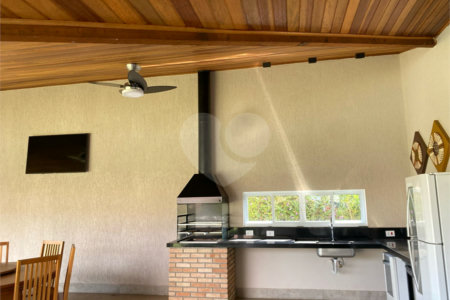 Casa à venda com 4 quartos, sendo 3 suítes, no condomínio Primavera, Salto - SP