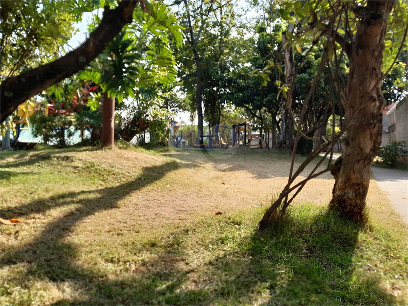 Casa Térrea à venda com 4 quartos em Vila Ernesto, São Paulo, SP