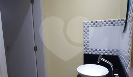 Casa à venda com 4 quartos, sendo 2 suítes, em Jardim Prudência, São Paulo, SP