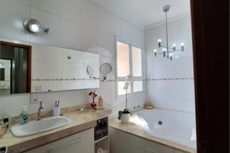 Casa à venda com 3 suítes no condomínio Residencial Villa Di Treviso, Vinhedo - SP