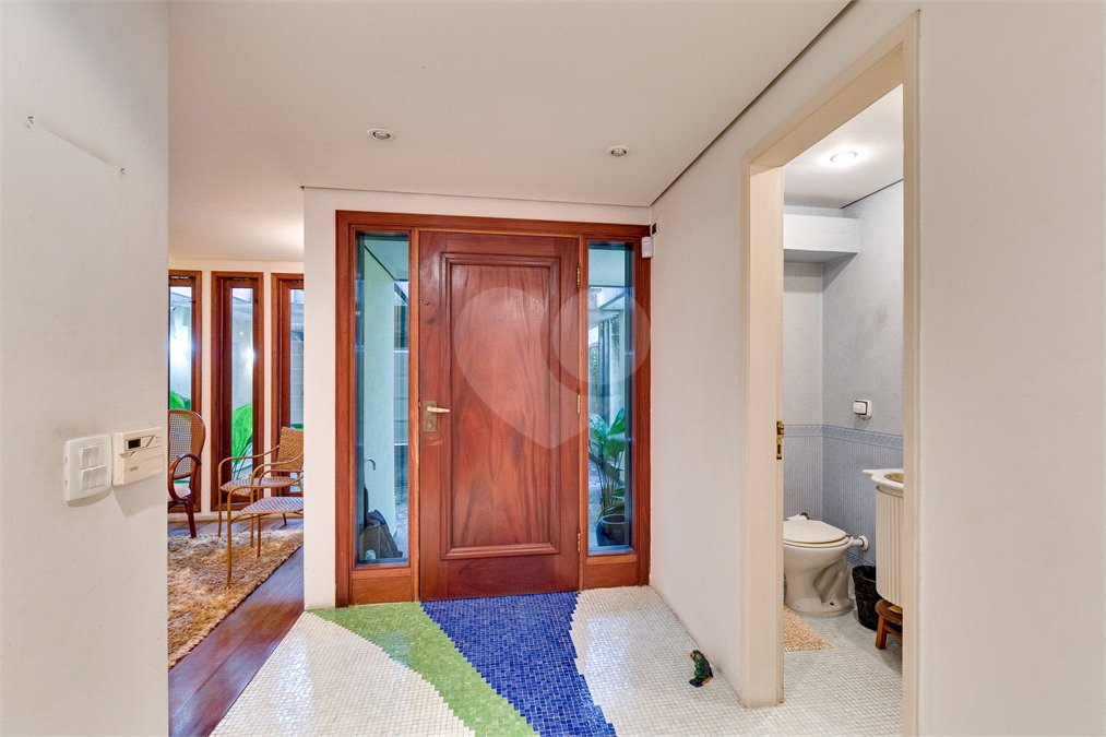 Sobrado à venda com 3 quartos, sendo 2 suítes,  em Alto da Boa Vista, São Paulo, SP