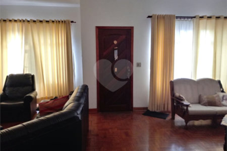 Casa Térrea à venda com 3 quartos, sendo 1 suíte, em Vila Paulicéia, São Paulo, SP